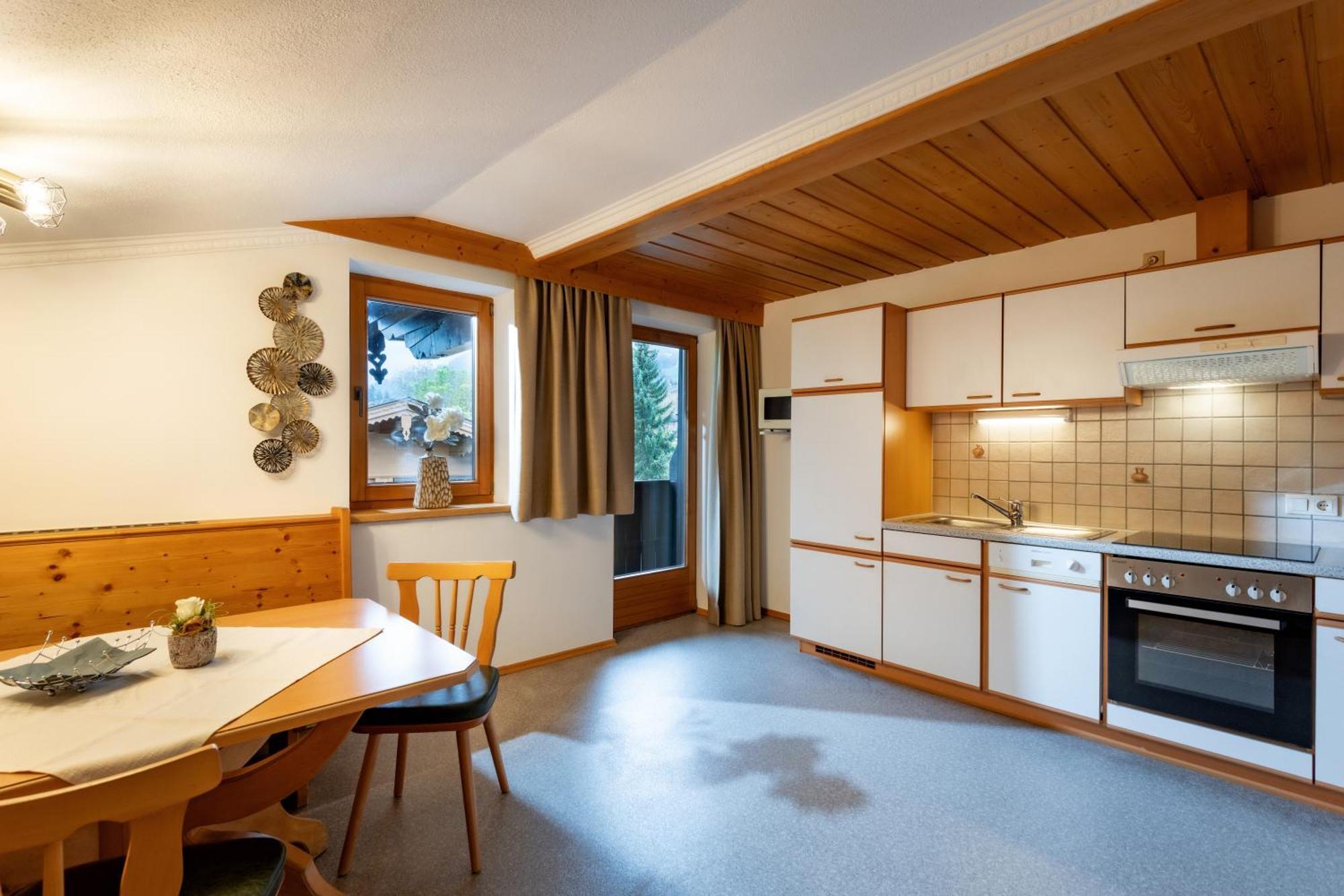 Haus Schroll Apartment Ried im Zillertal Exterior photo