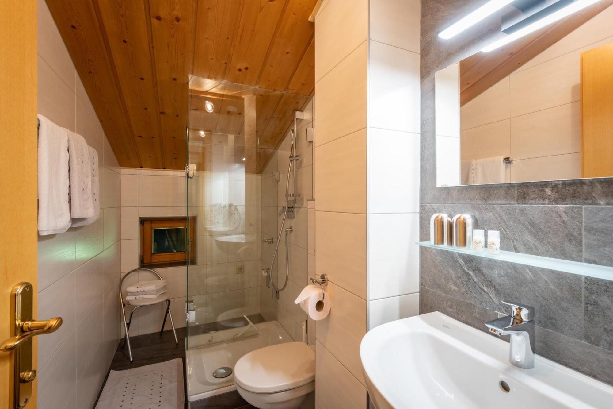 Haus Schroll Apartment Ried im Zillertal Exterior photo