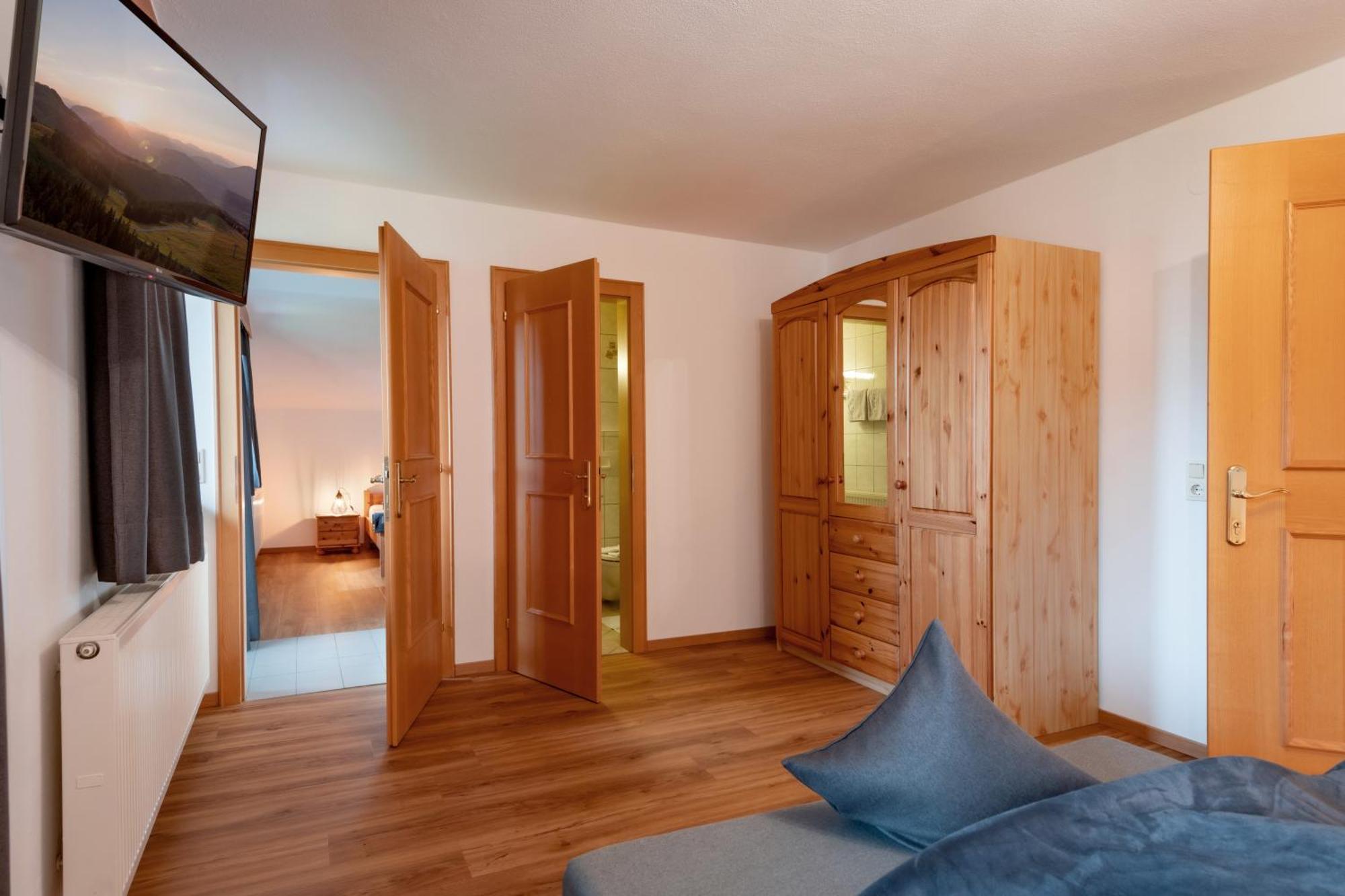 Haus Schroll Apartment Ried im Zillertal Exterior photo
