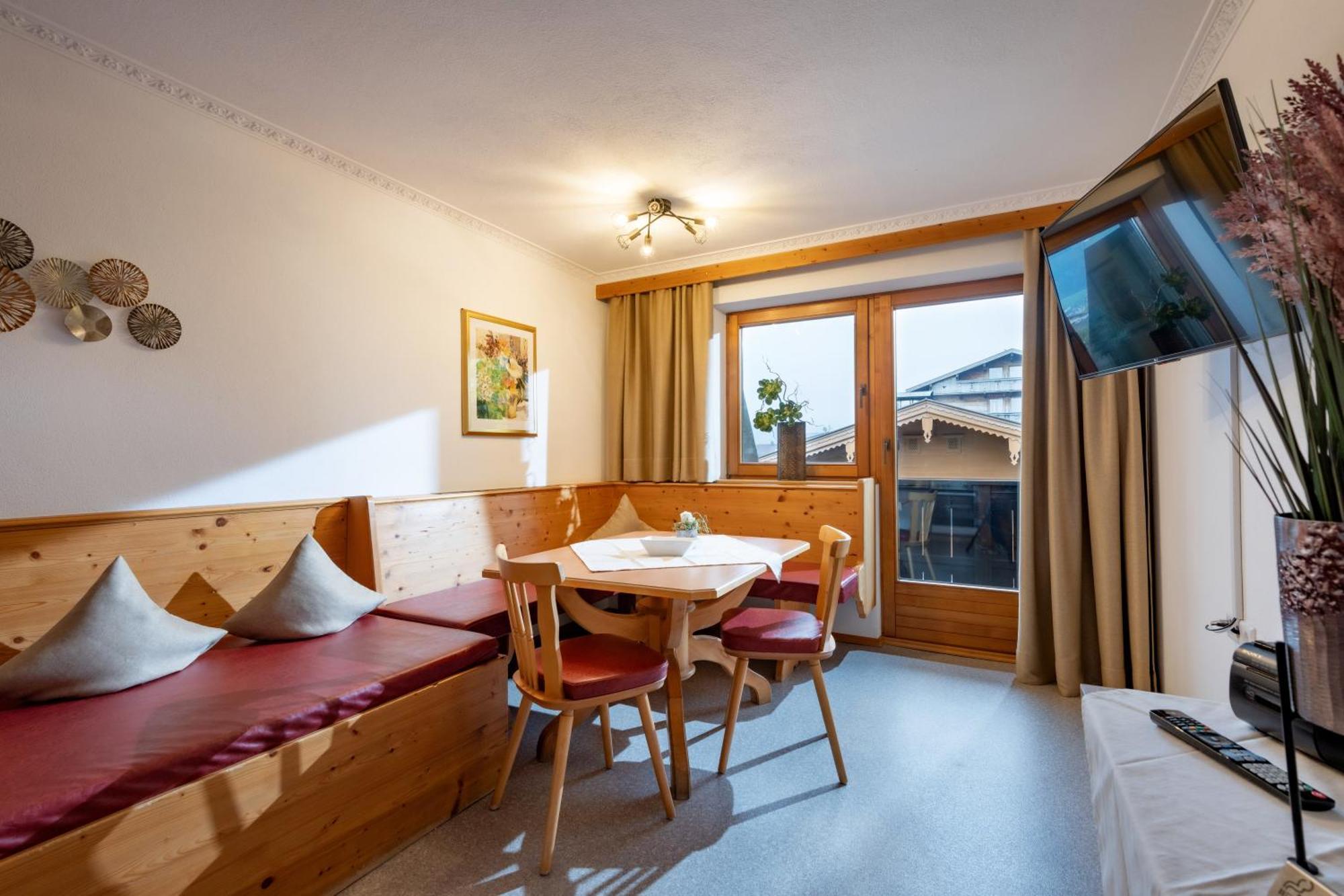 Haus Schroll Apartment Ried im Zillertal Exterior photo